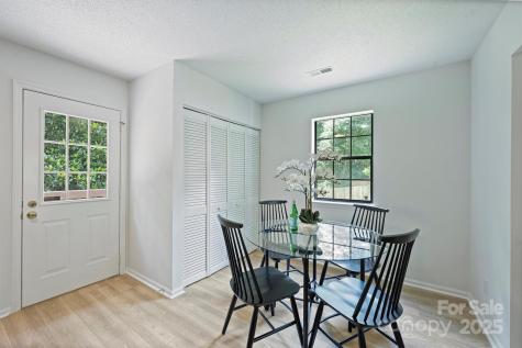 6115 Coltswood Court Charlotte NC 28211