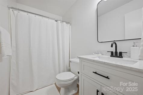 6115 Coltswood Court Charlotte NC 28211