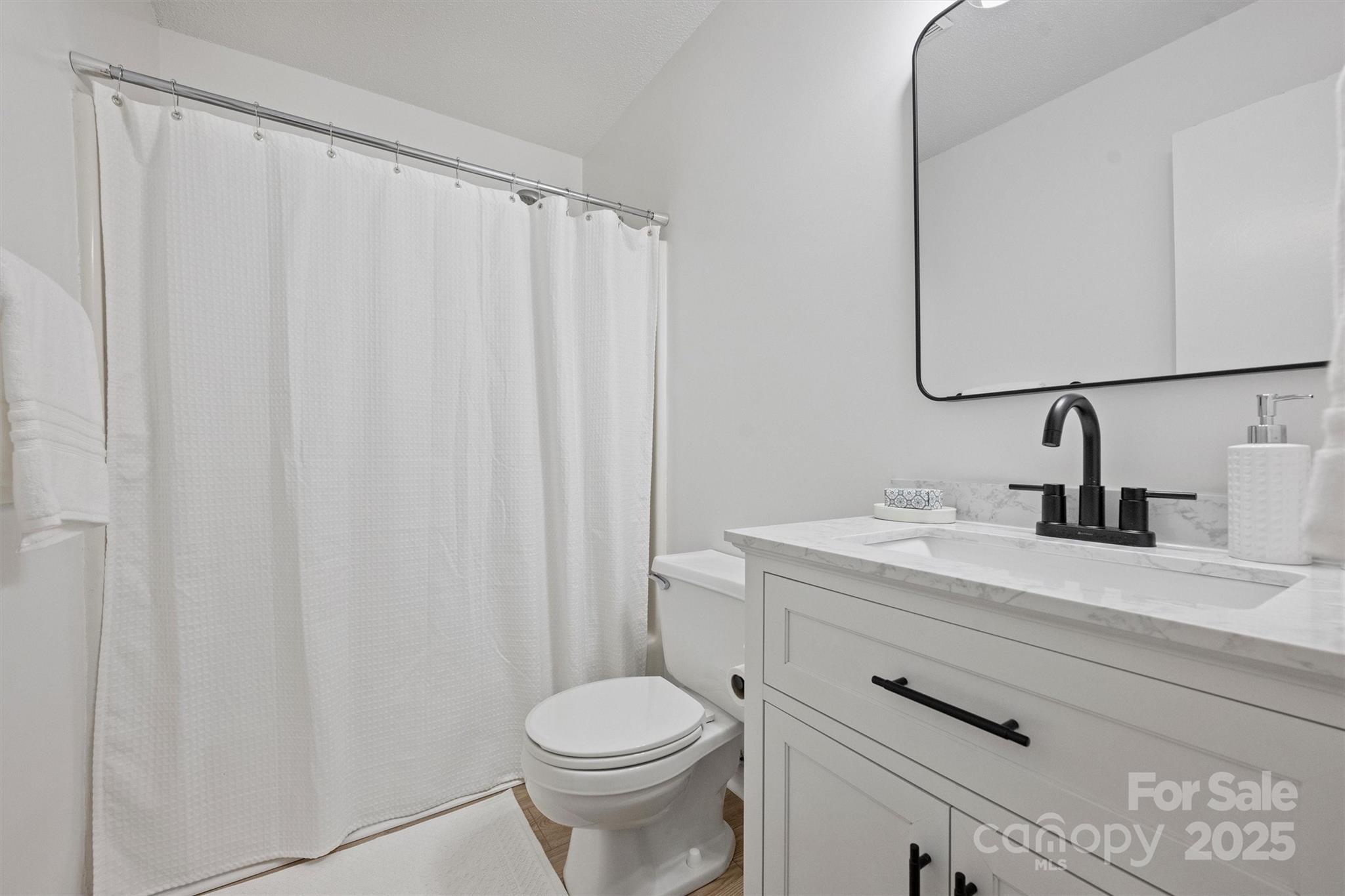 6115 Coltswood Court Charlotte NC 28211