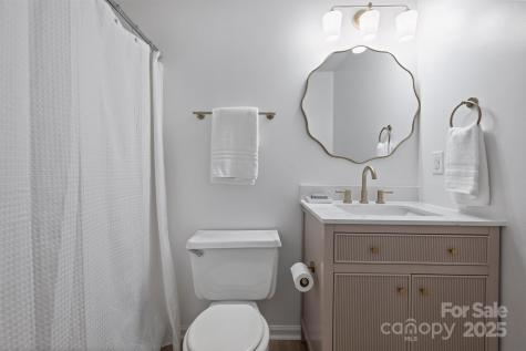 6115 Coltswood Court Charlotte NC 28211