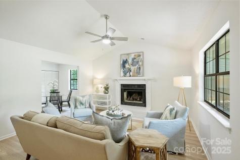 6115 Coltswood Court Charlotte NC 28211