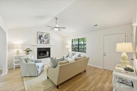 6115 Coltswood Court Charlotte NC 28211