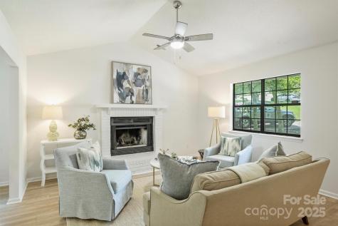 6115 Coltswood Court Charlotte NC 28211