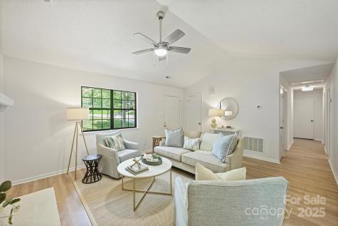 6115 Coltswood Court Charlotte NC 28211