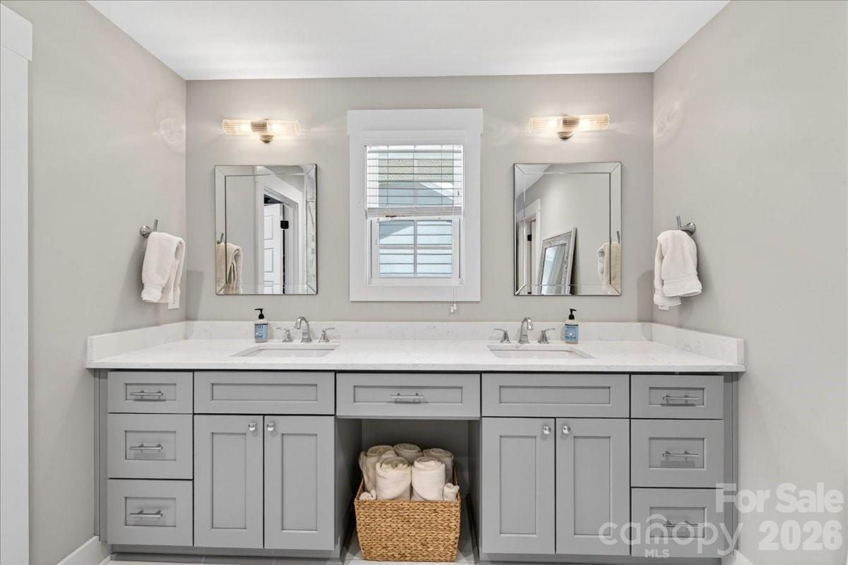 1413 Lomax Avenue Charlotte NC 28211