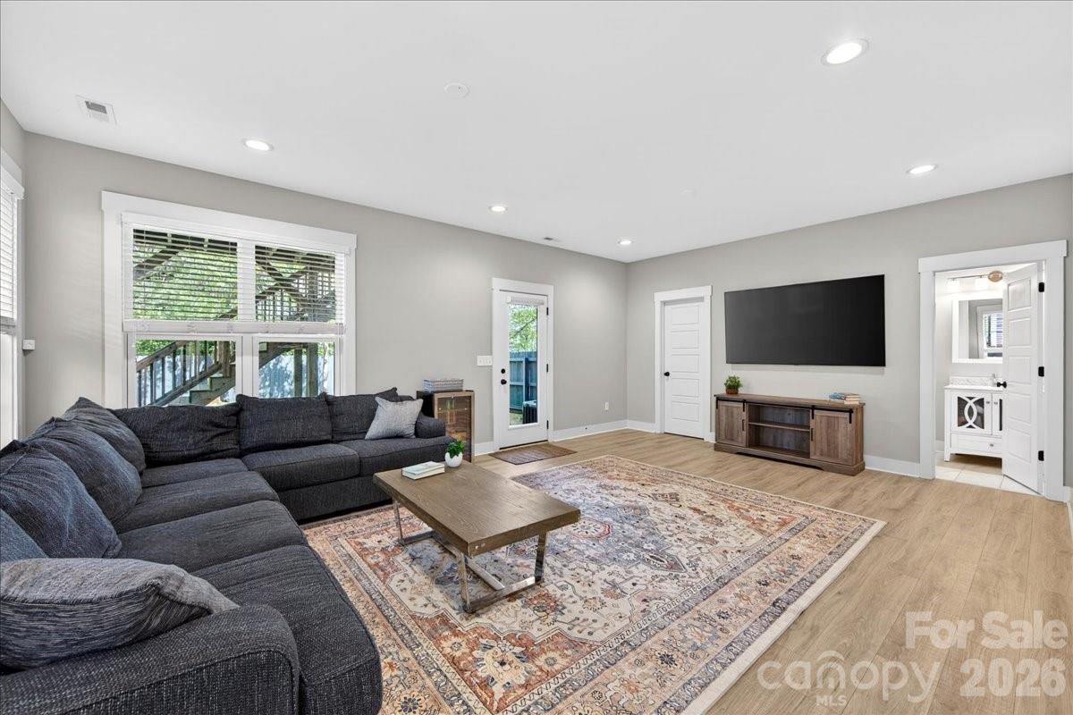 1413 Lomax Avenue Charlotte NC 28211