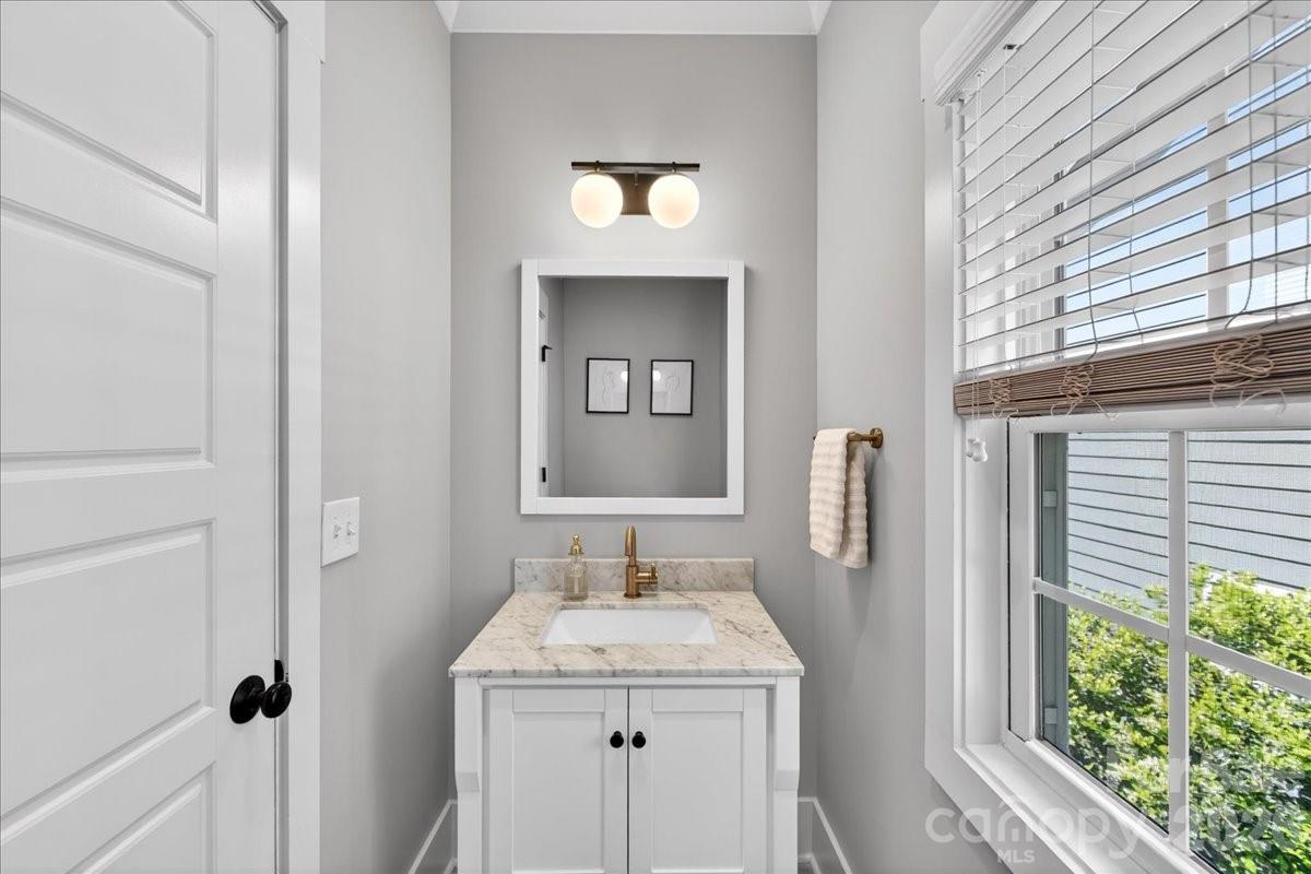 1413 Lomax Avenue Charlotte NC 28211