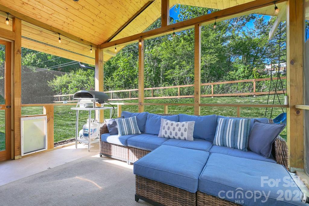84 Far Hills Terrace Brevard NC 28712