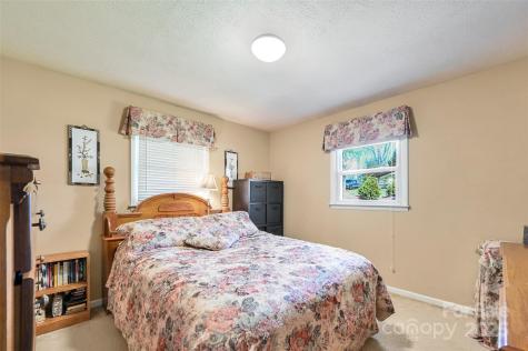 29 Delta Drive Hendersonville NC 28792