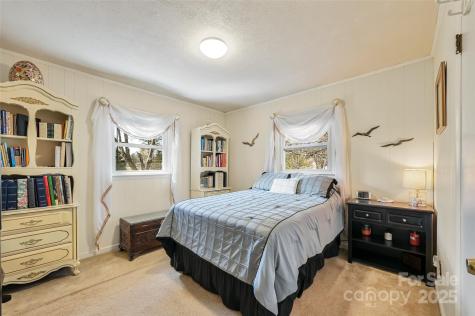 29 Delta Drive Hendersonville NC 28792