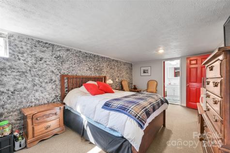 29 Delta Drive Hendersonville NC 28792