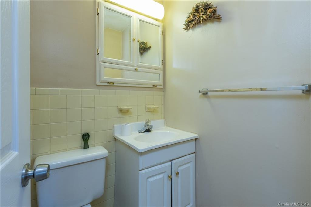 25 Tanglewood Drive Asheville NC 28806
