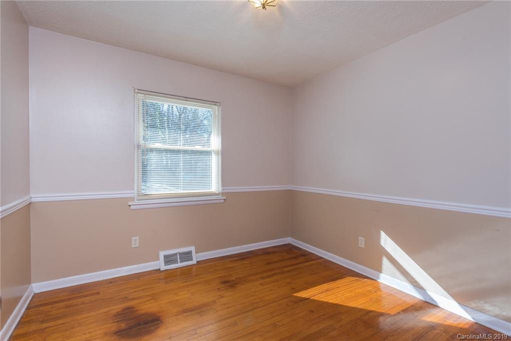 25 Tanglewood Drive Asheville NC 28806