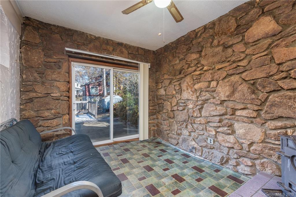 25 Tanglewood Drive Asheville NC 28806