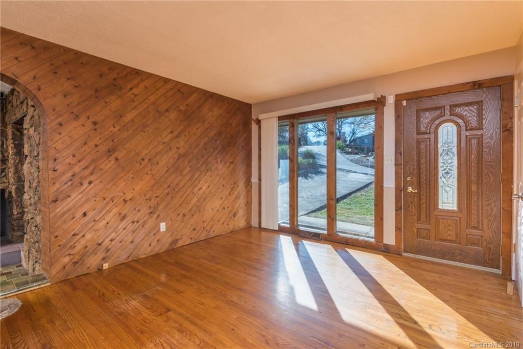 25 Tanglewood Drive Asheville NC 28806