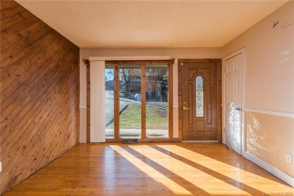 25 Tanglewood Drive Asheville NC 28806