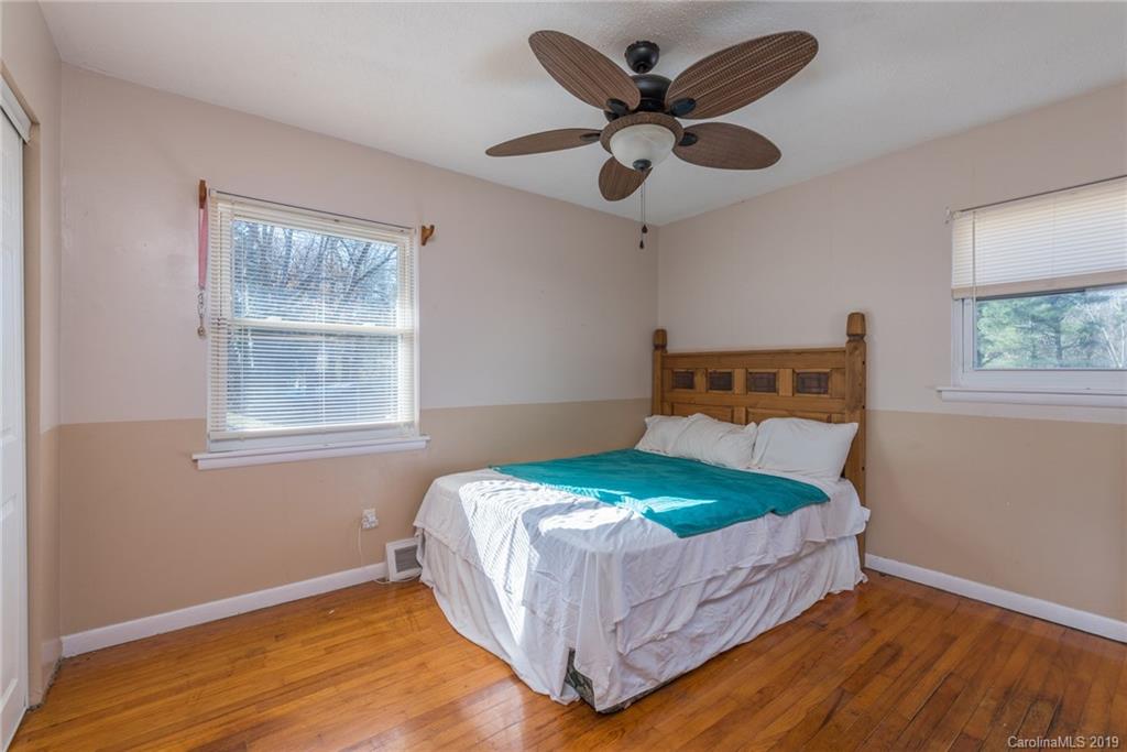 25 Tanglewood Drive Asheville NC 28806