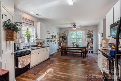 27 Chowan Drive Fletcher NC 28732