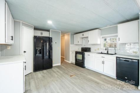 50 N Duncan Hill Lane Taylorsville NC 28681