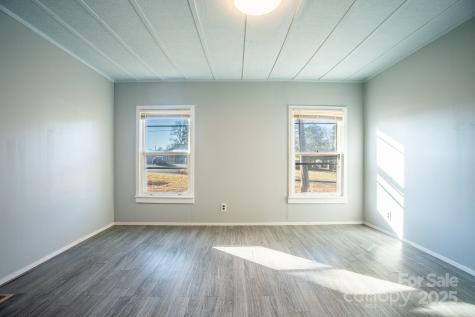50 N Duncan Hill Lane Taylorsville NC 28681