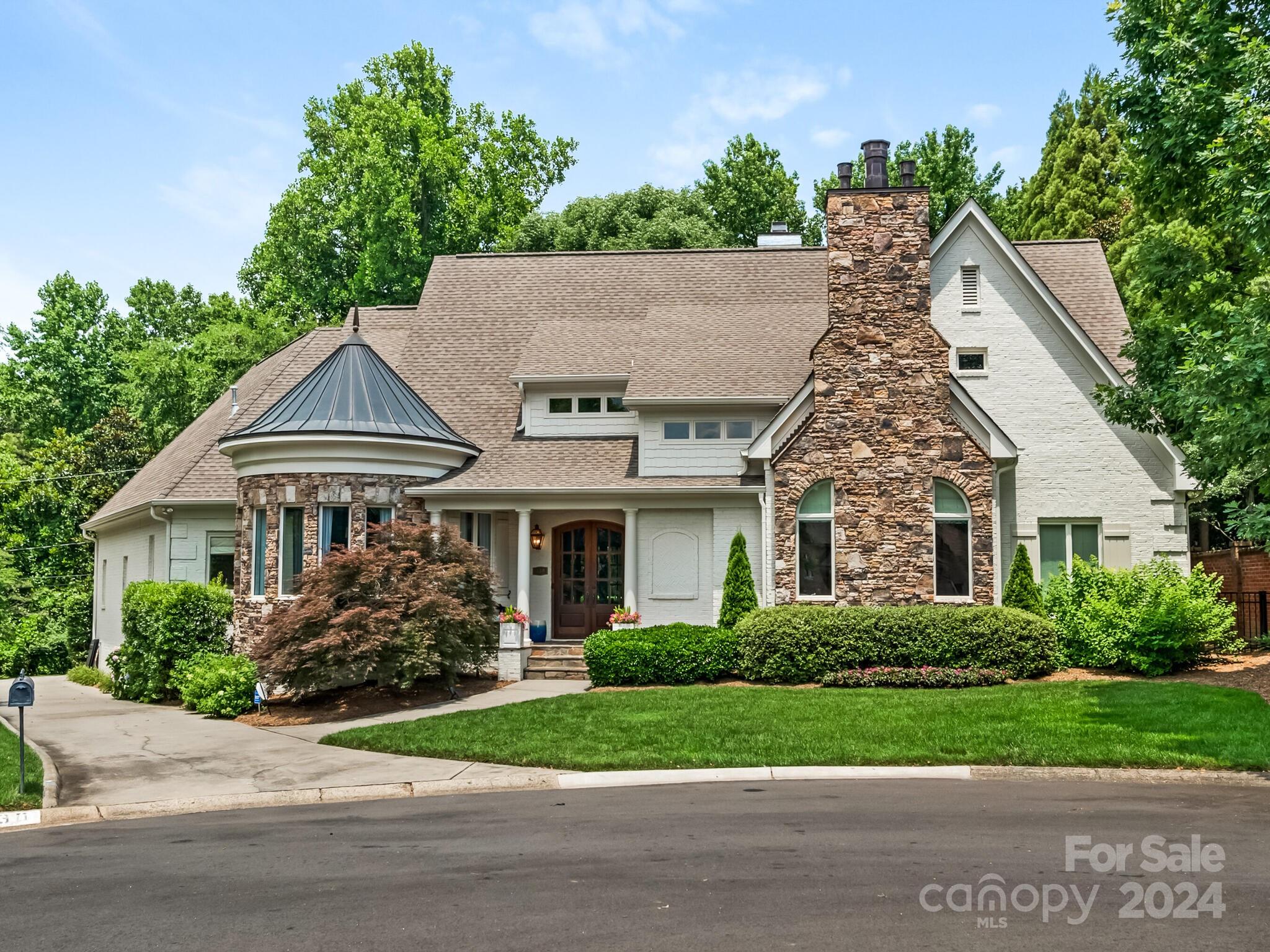 330 S Canterbury Road Charlotte NC 28211