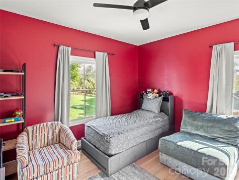 127 Rockbridge Road Mills River NC 28759