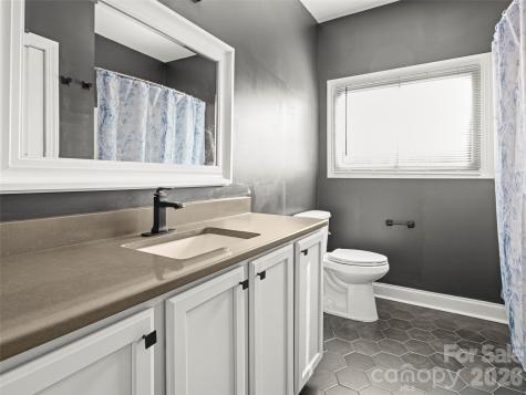 127 Rockbridge Road Mills River NC 28759