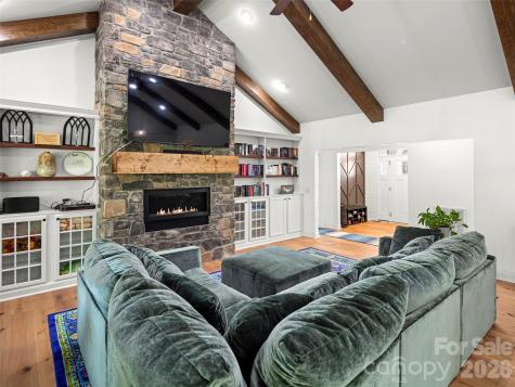 127 Rockbridge Road Mills River NC 28759