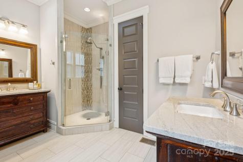 2221 Kenmore Avenue Charlotte NC 28204