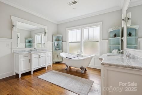 2221 Kenmore Avenue Charlotte NC 28204