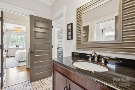 2221 Kenmore Avenue Charlotte NC 28204