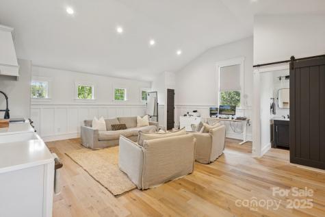 2221 Kenmore Avenue Charlotte NC 28204