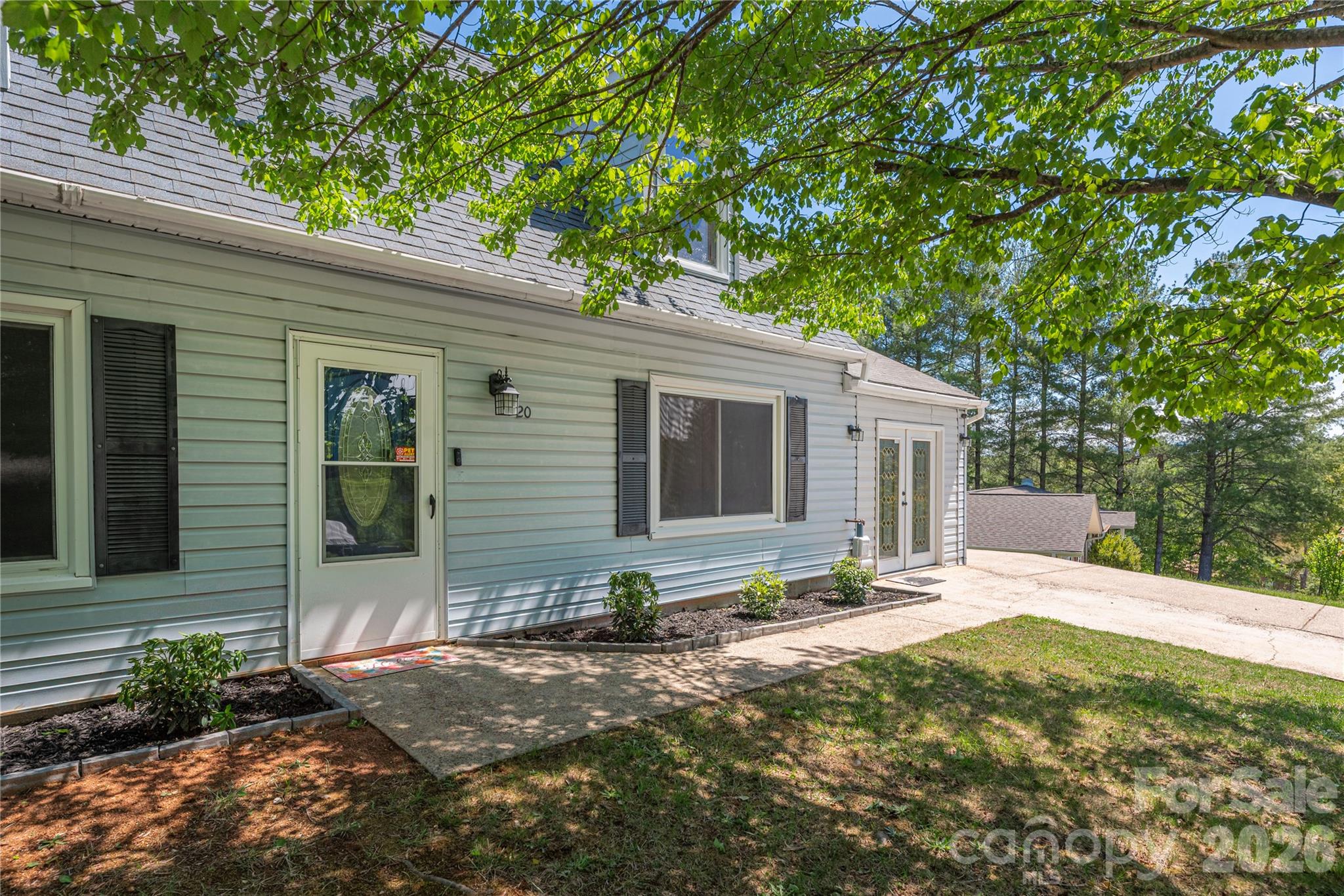 20 Lionel Place Asheville NC 28806