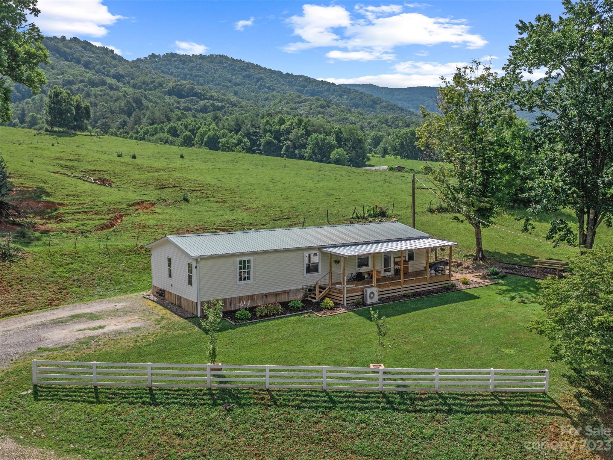 1899 Banks Creek Road Burnsville NC 28714