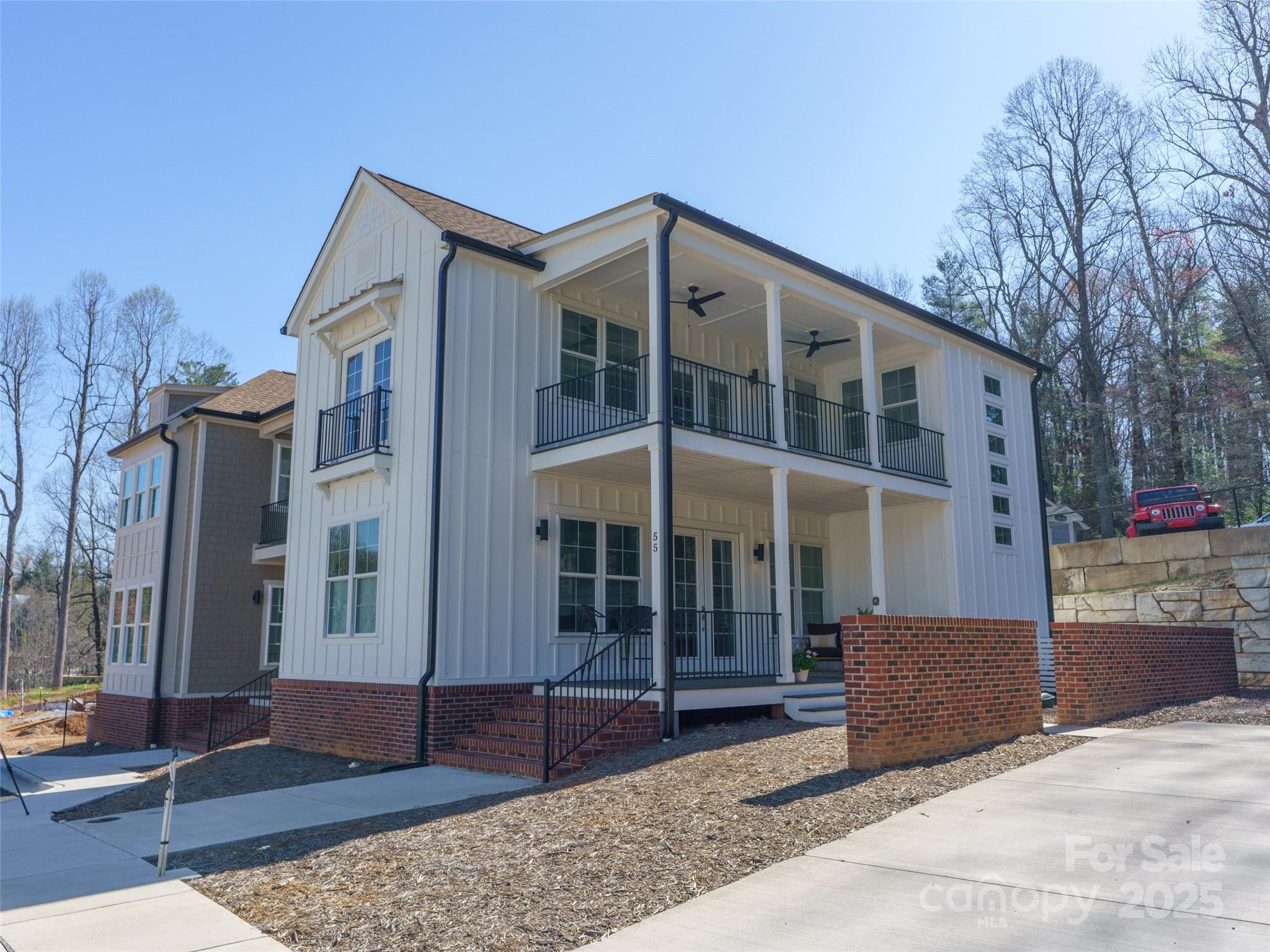 55 Skyvue Court Saluda NC 28773
