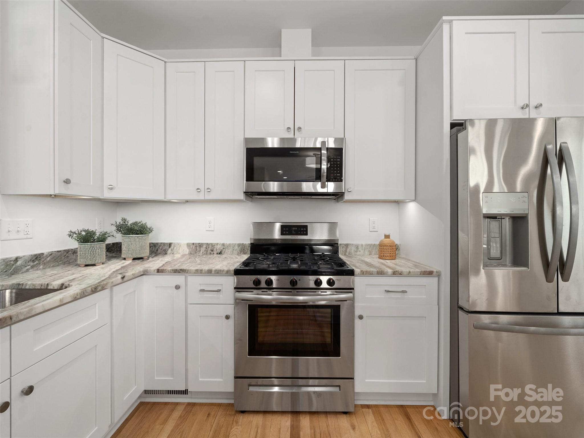 55 Skyvue Court Saluda NC 28773