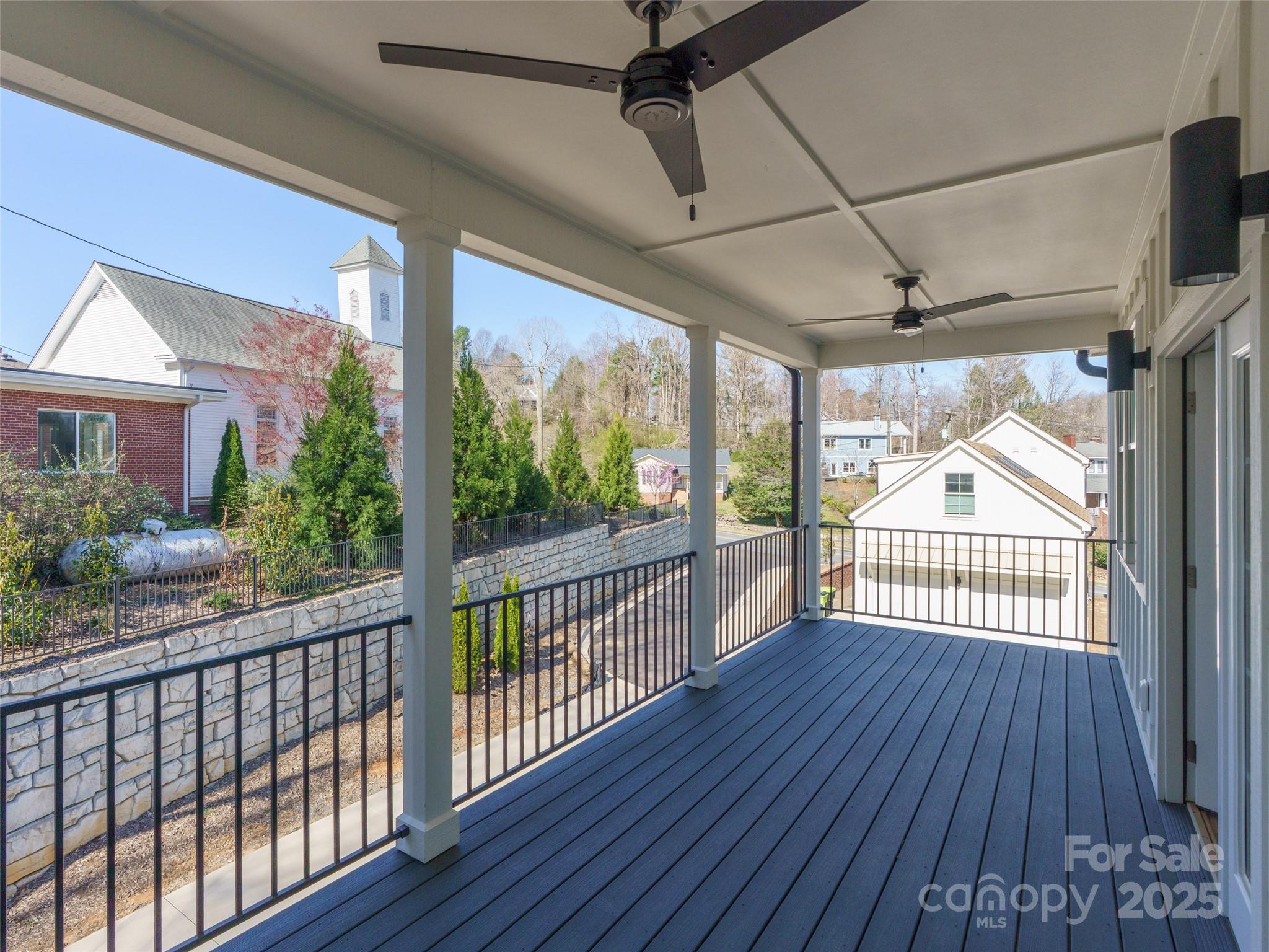 55 Skyvue Court Saluda NC 28773