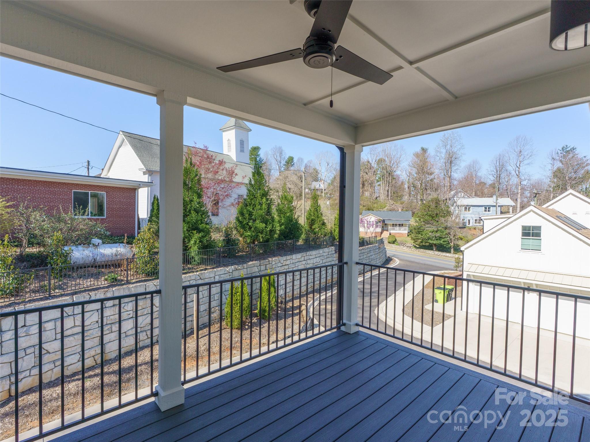 55 Skyvue Court Saluda NC 28773