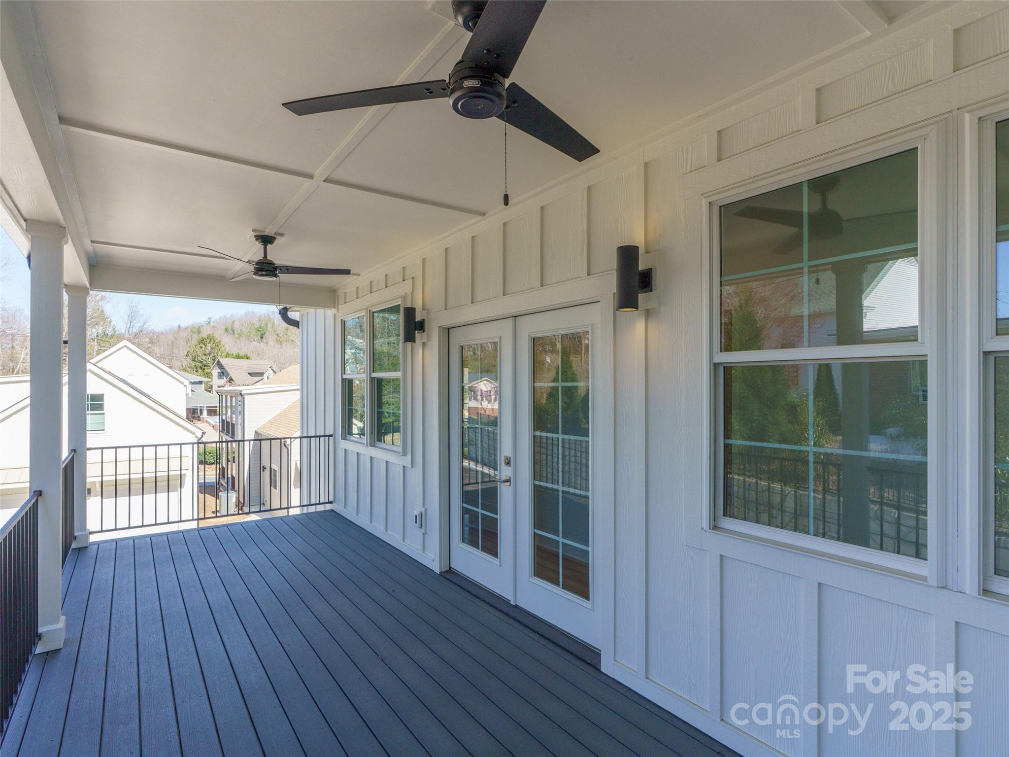 55 Skyvue Court Saluda NC 28773
