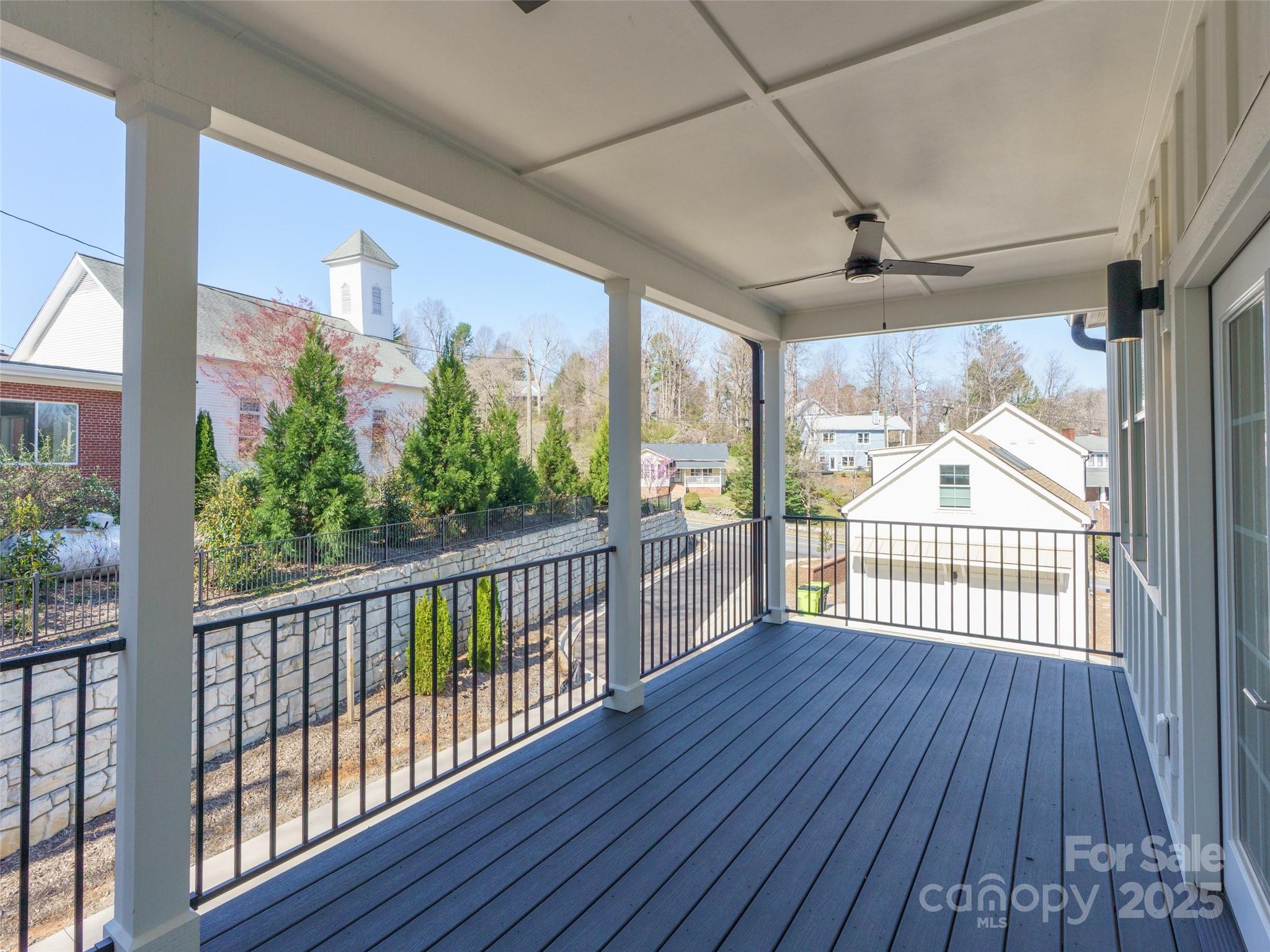 55 Skyvue Court Saluda NC 28773