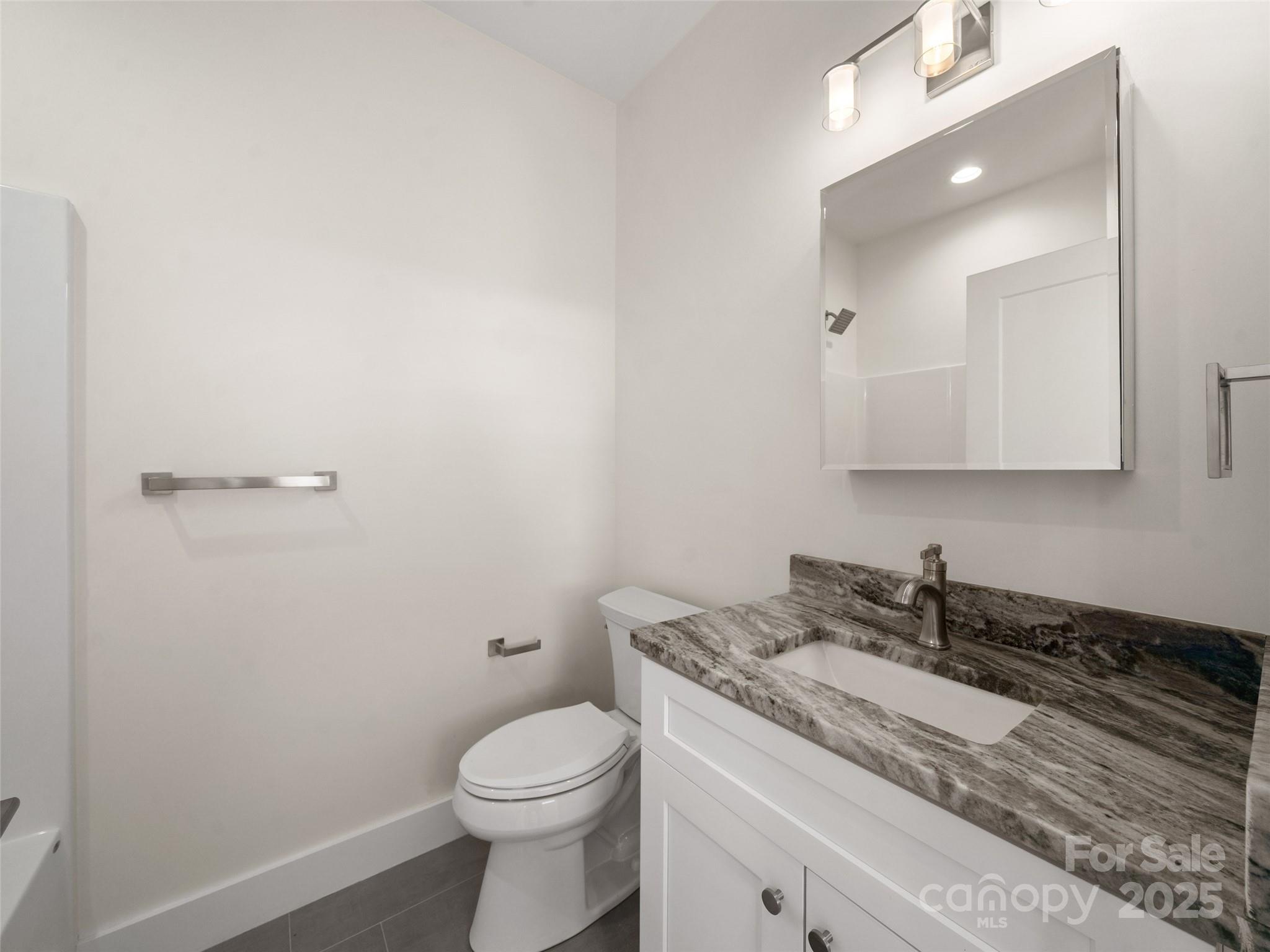 55 Skyvue Court Saluda NC 28773