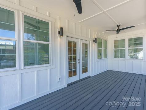 55 Skyvue Court Saluda NC 28773