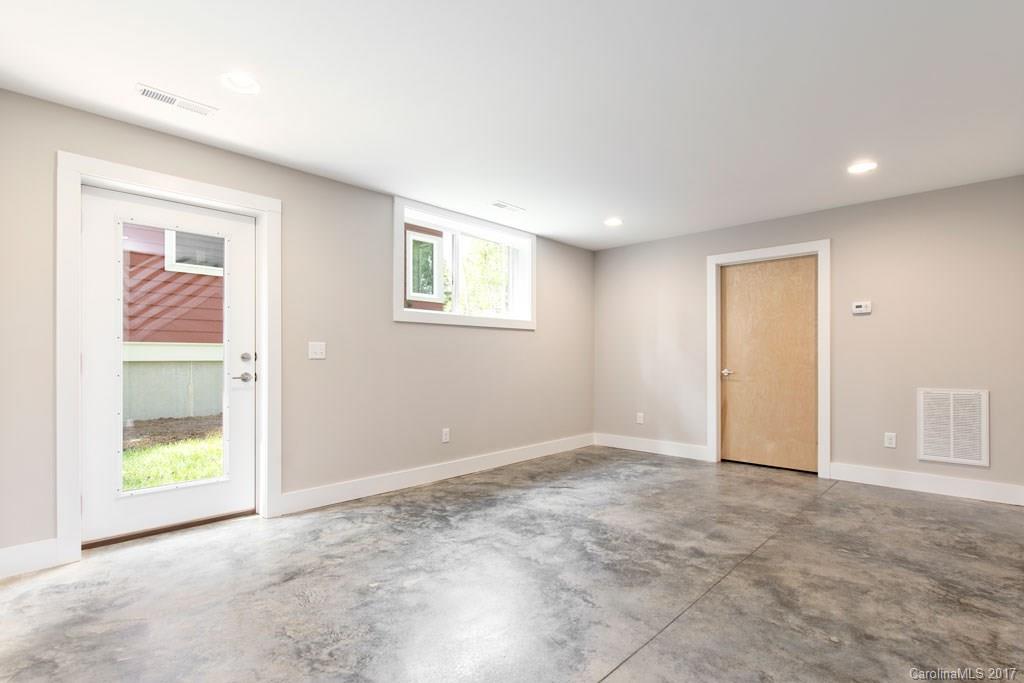 26 Mauricet Lane Asheville NC 28806