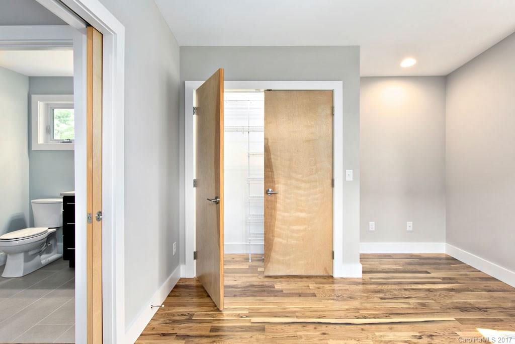 26 Mauricet Lane Asheville NC 28806