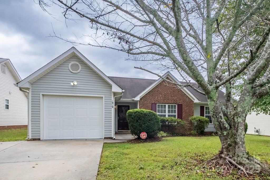 1919 Dietrich Lane Charlotte NC 28262