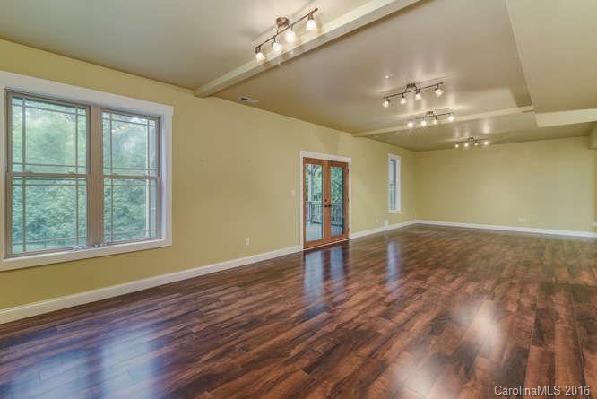 5 Williamette Circle Weaverville NC 28787