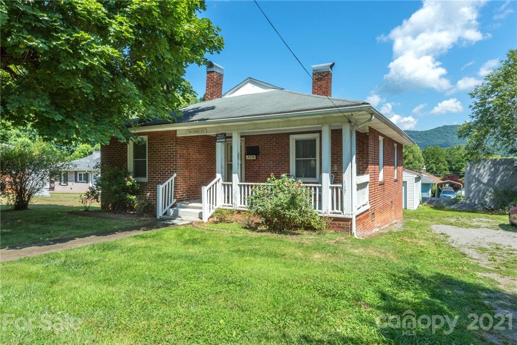 101 Gibbs Street Swannanoa NC 28778