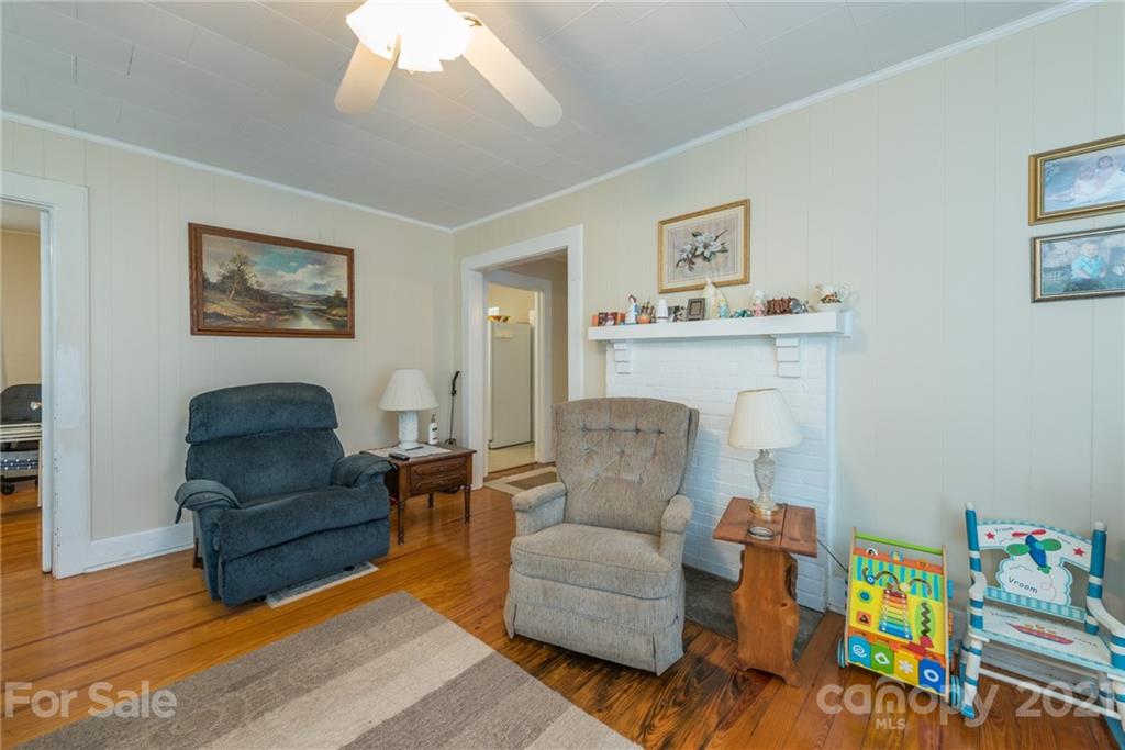 101 Gibbs Street Swannanoa NC 28778