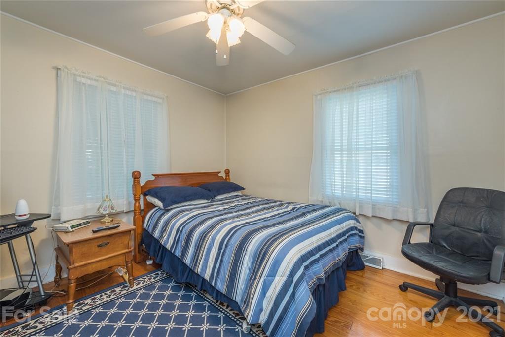 101 Gibbs Street Swannanoa NC 28778