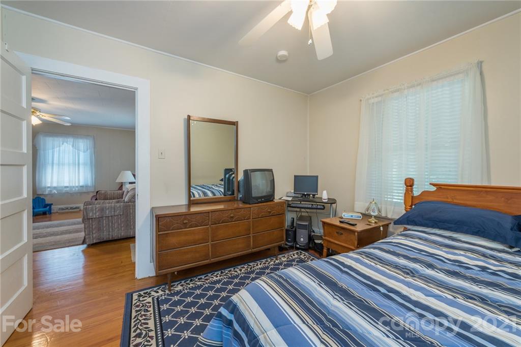 101 Gibbs Street Swannanoa NC 28778
